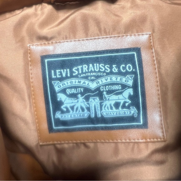 Levi's Brown Puffer Jacket with High Collar and Quilted Panels - Picture 7 of 9